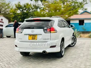 Toyota Harrier 2005 White