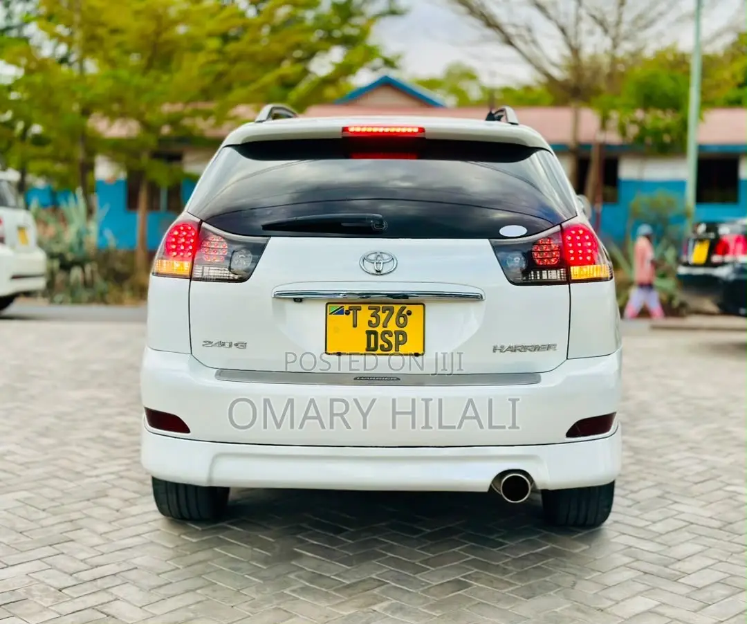 Toyota Harrier 2005 White