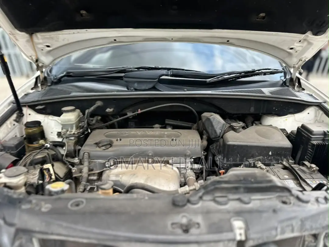 Toyota Harrier 2005 White