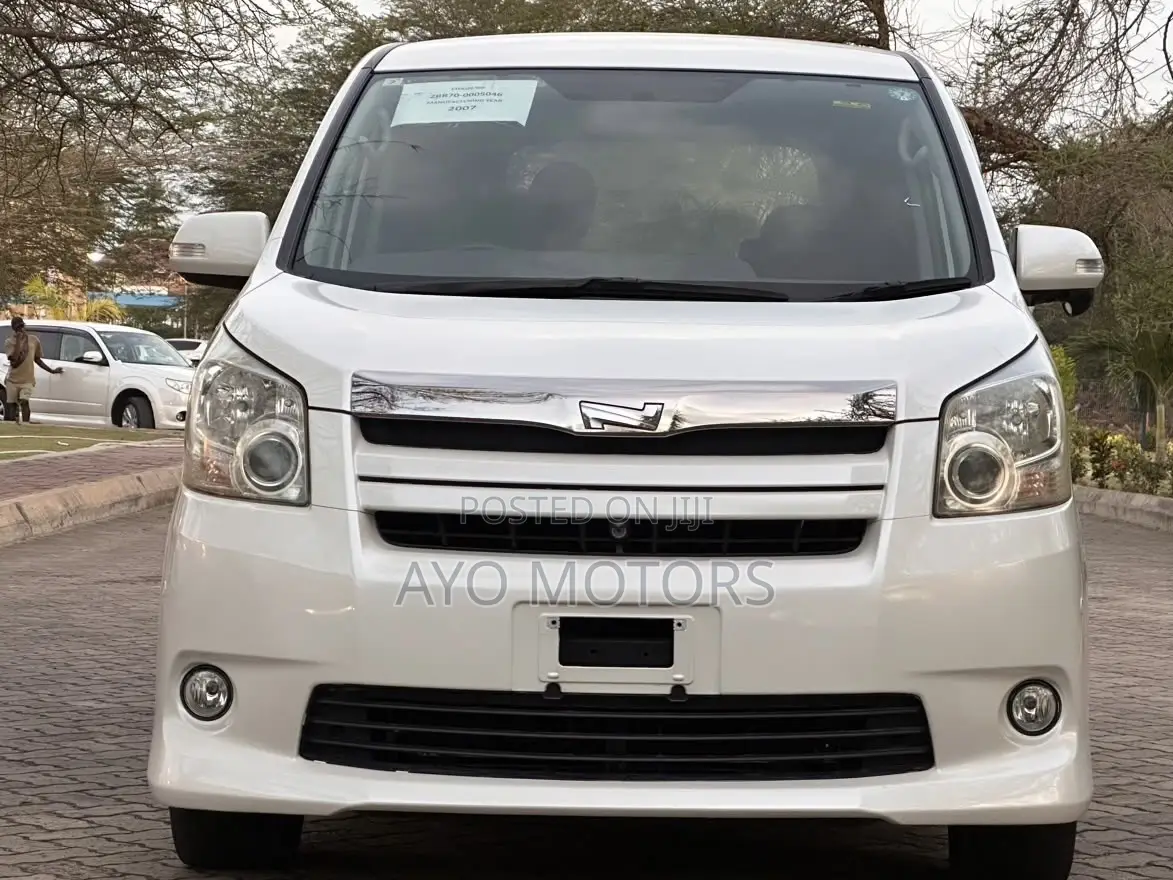 Toyota Noah 2008 White