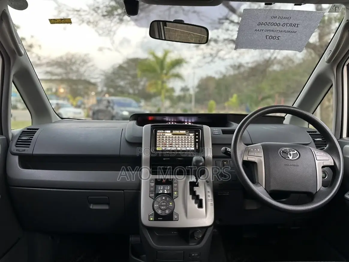 Toyota Noah 2008 White