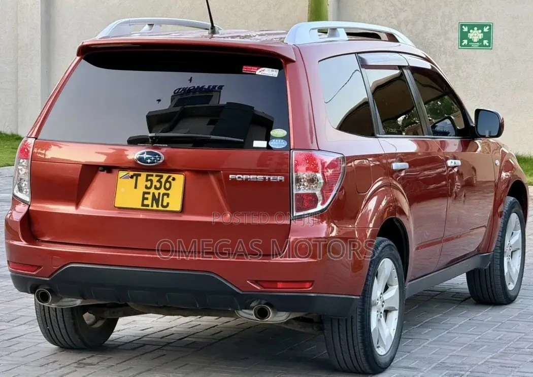 Subaru Forester 2.0D X 2010 Red