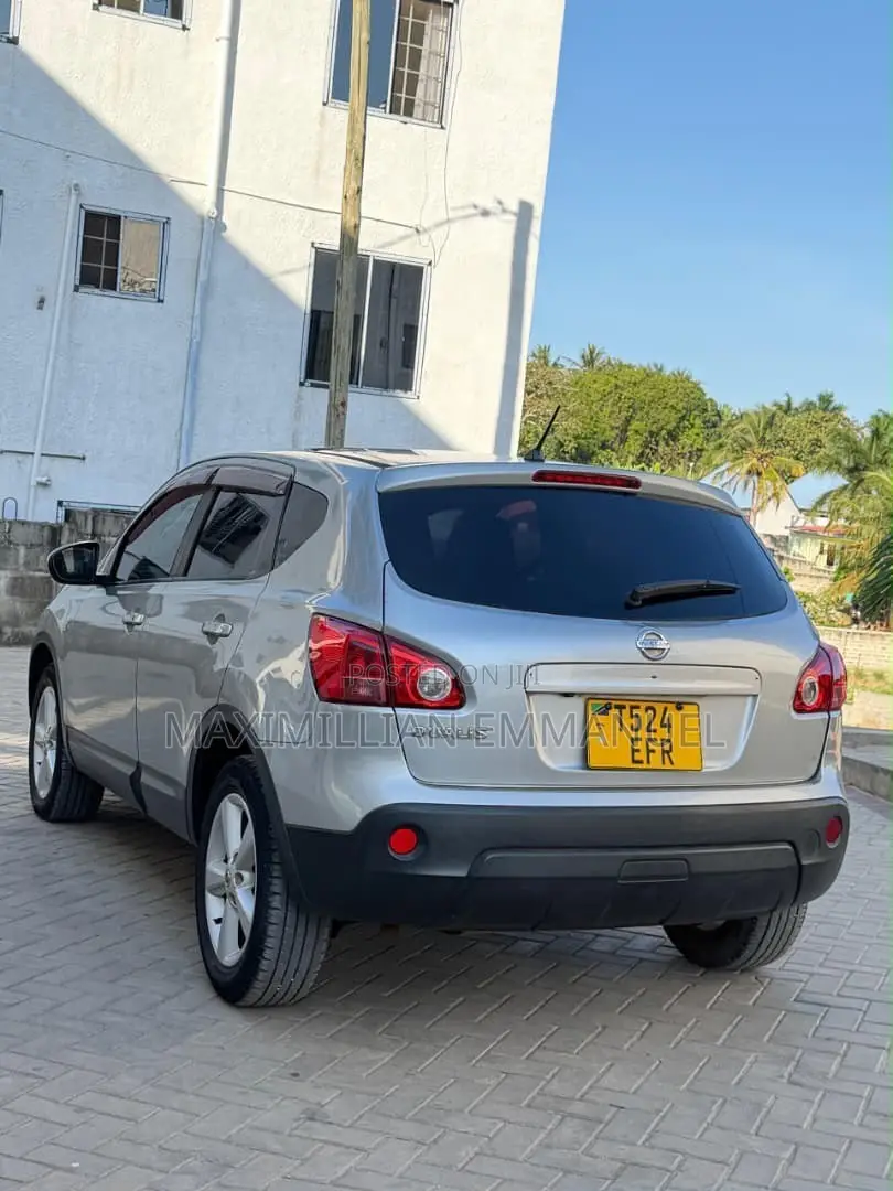 Nissan Dualis 1990 Silver