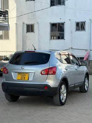 Nissan Dualis 1990 Silver