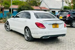Mercedes-Benz C200 2014 White
