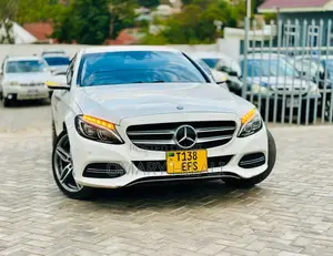Mercedes-Benz C200 2014 White