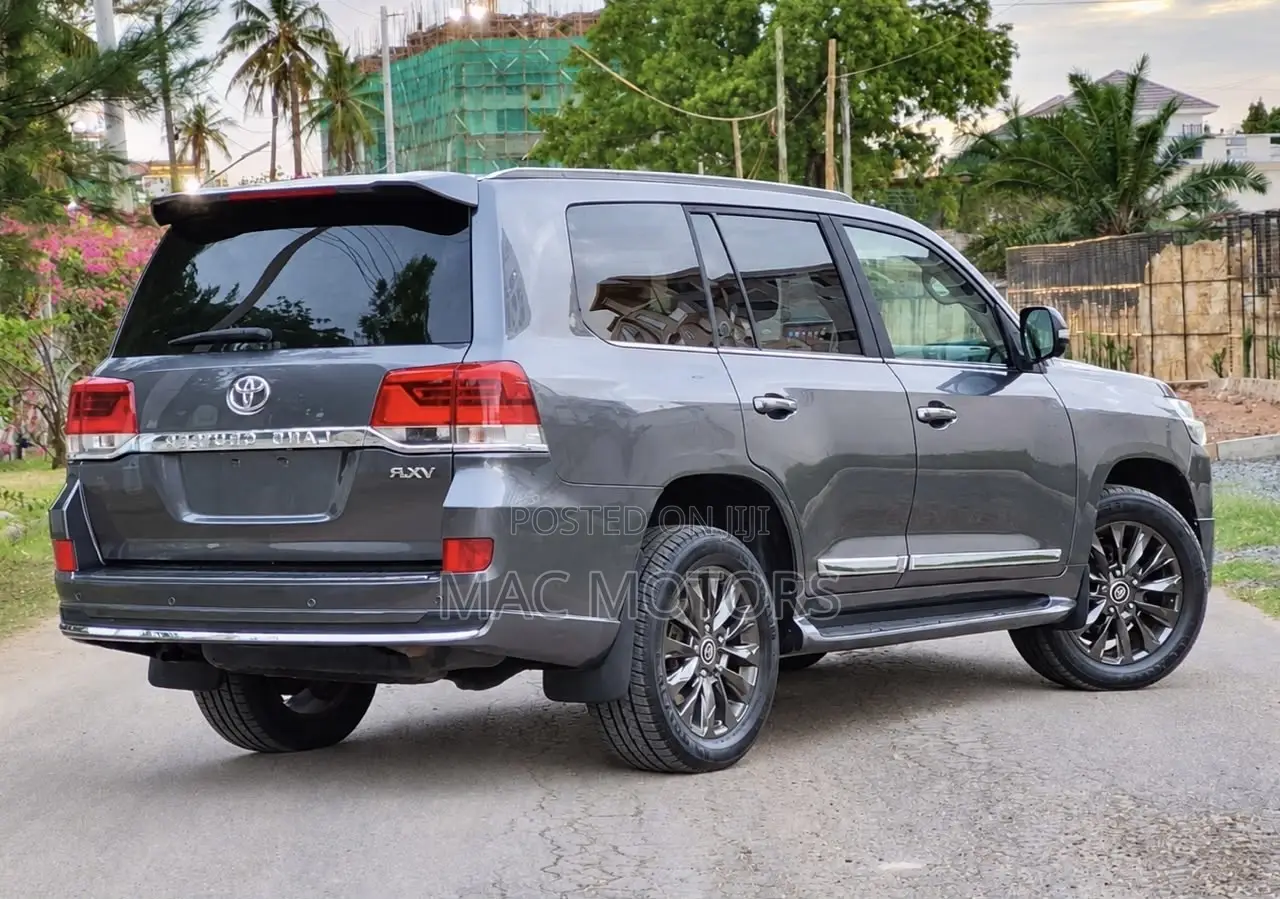 Toyota Land Cruiser 2018 Gray