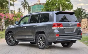 Toyota Land Cruiser 2018 Gray