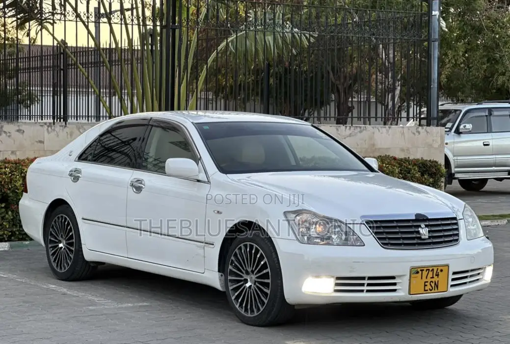 Toyota Crown 2006 Pearl