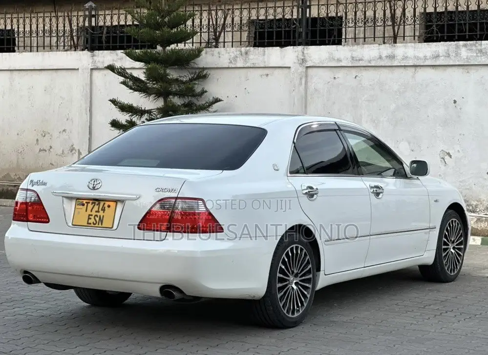 Toyota Crown 2006 Pearl