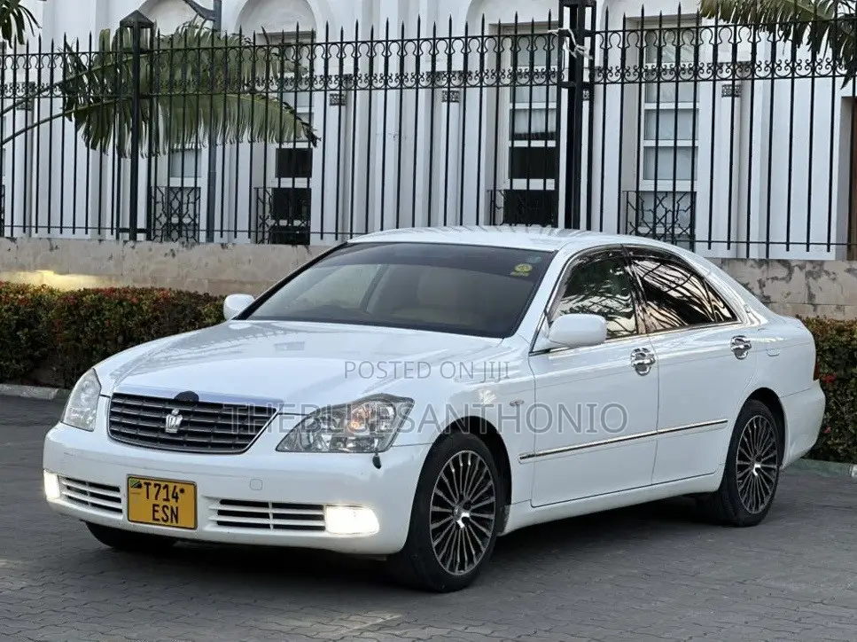 Toyota Crown 2006 Pearl