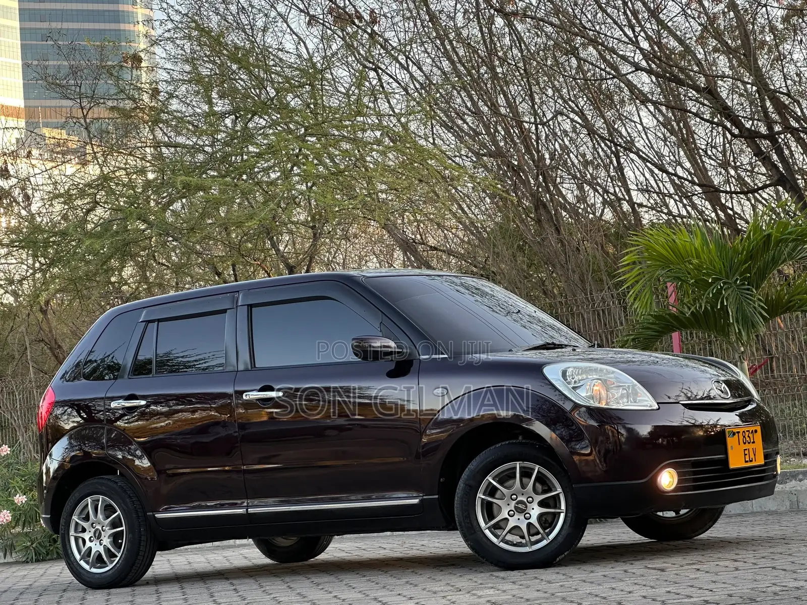 Mazda Verisa 2006 Burgundy