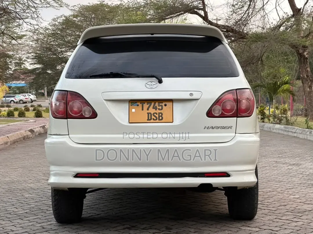 Toyota Harrier 2002 White