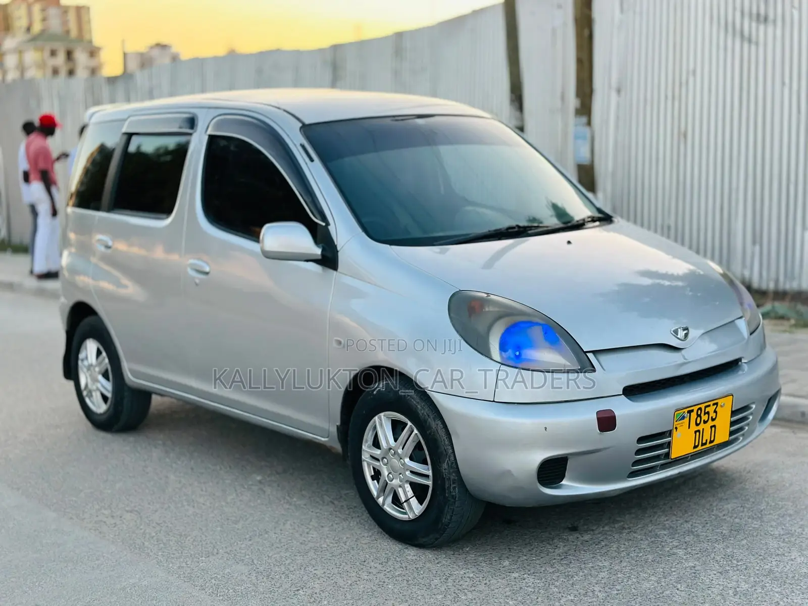 Toyota Fun Cargo 2004 Silver