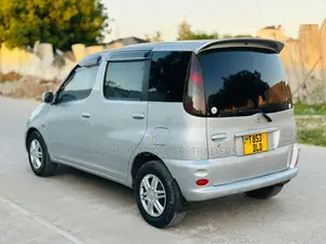 Toyota Fun Cargo 2004 Silver