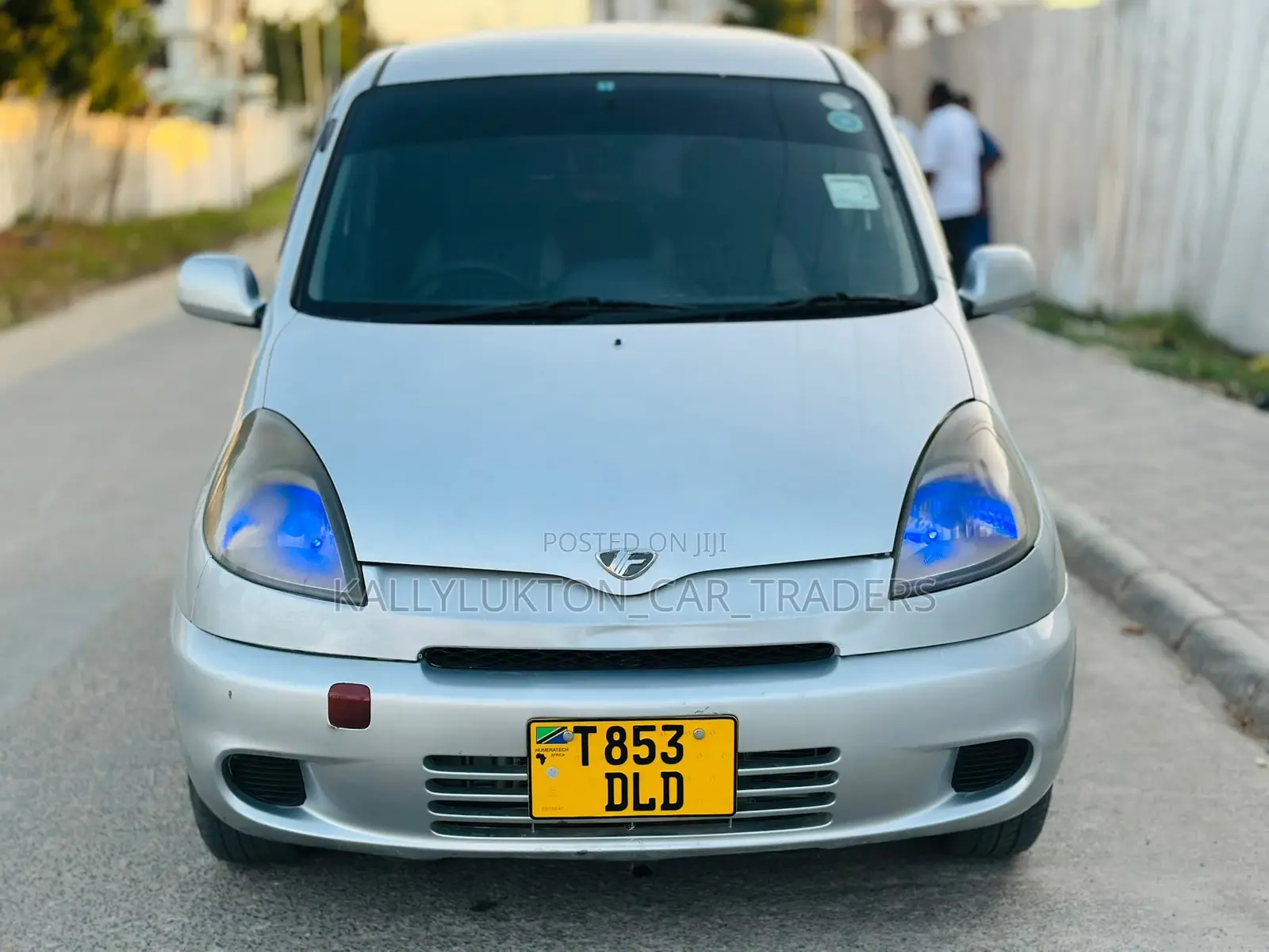Toyota Fun Cargo 2004 Silver
