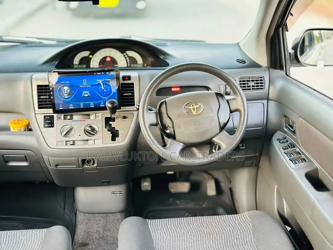 Toyota Raum 2007 Gold