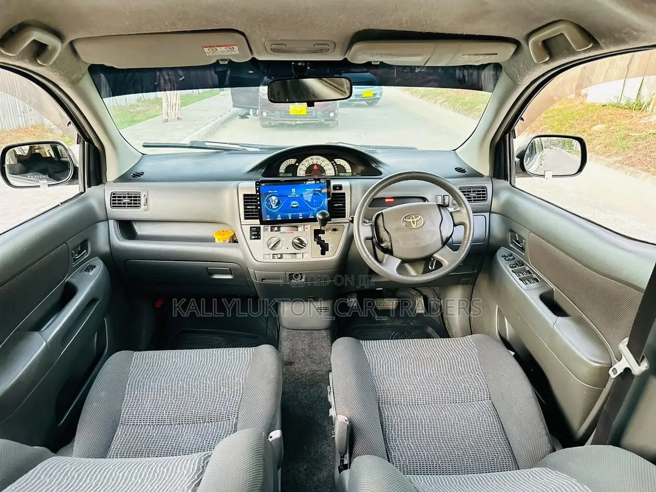 Toyota Raum 2007 Gold