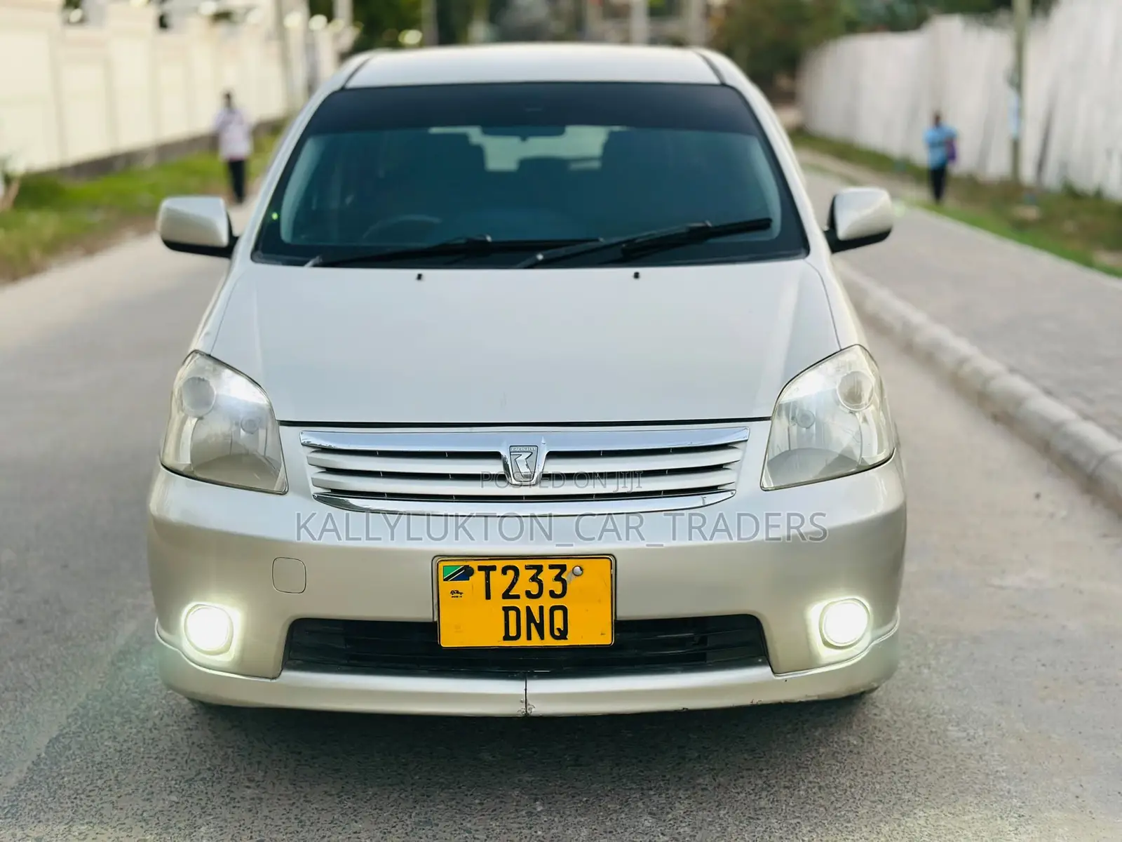 Toyota Raum 2007 Gold