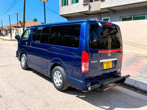 Toyota HiAce 2014 Blue