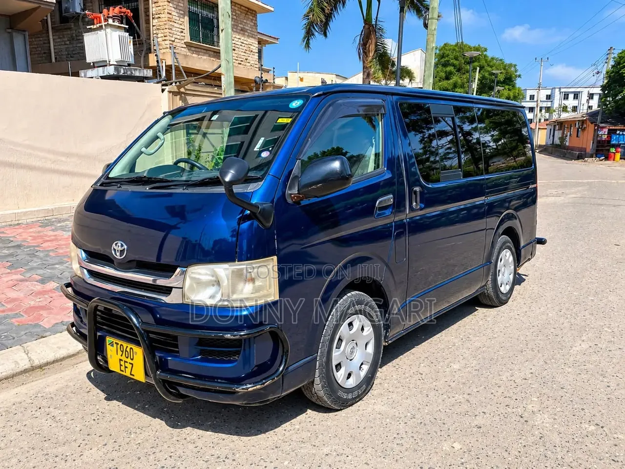 Toyota HiAce 2014 Blue