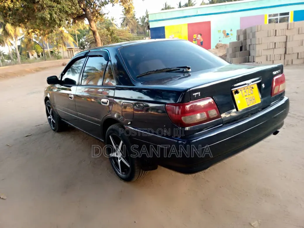 Toyota Carina 1999 Black