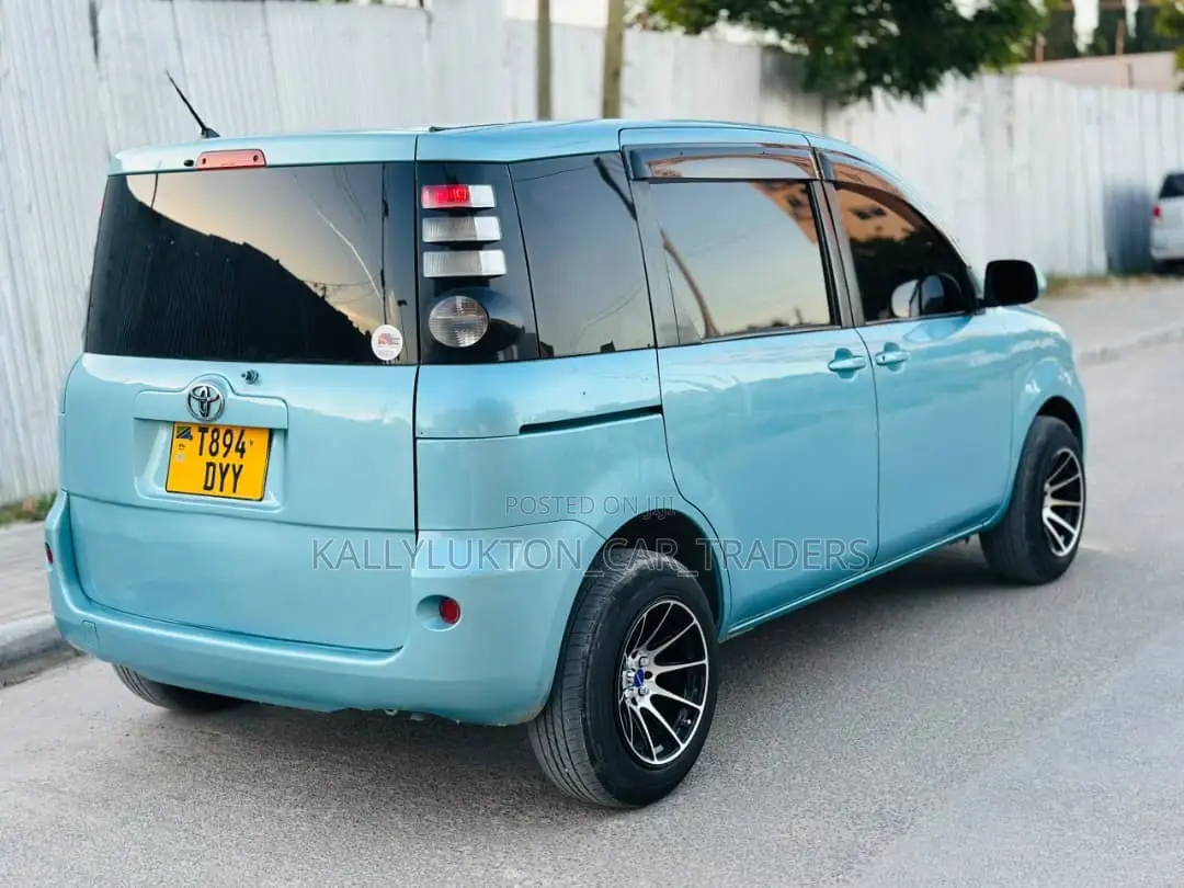 Toyota Sienta 2005 Blue