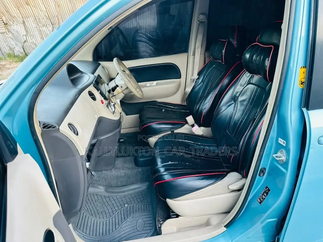 Toyota Sienta 2005 Blue