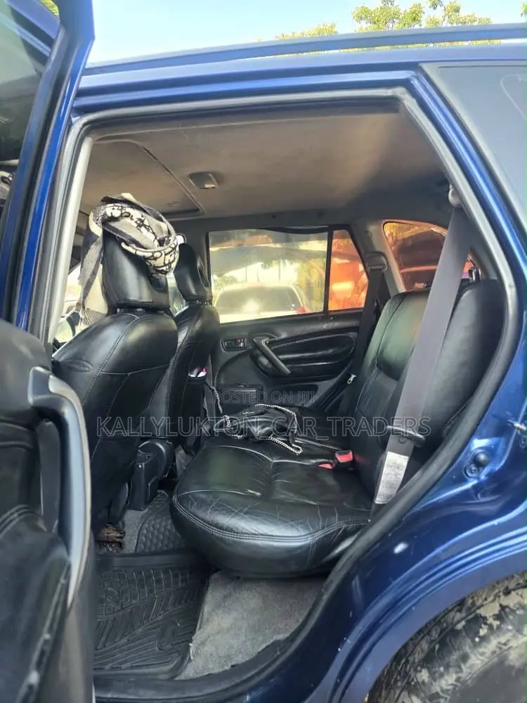 Toyota RAV4 2005 Blue
