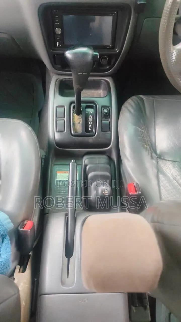 Suzuki Escudo 2002 Silver