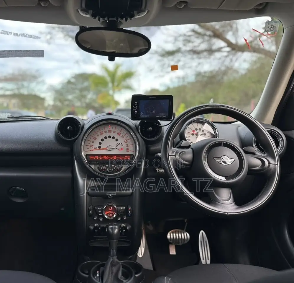Mini Cooper 2013 Brown