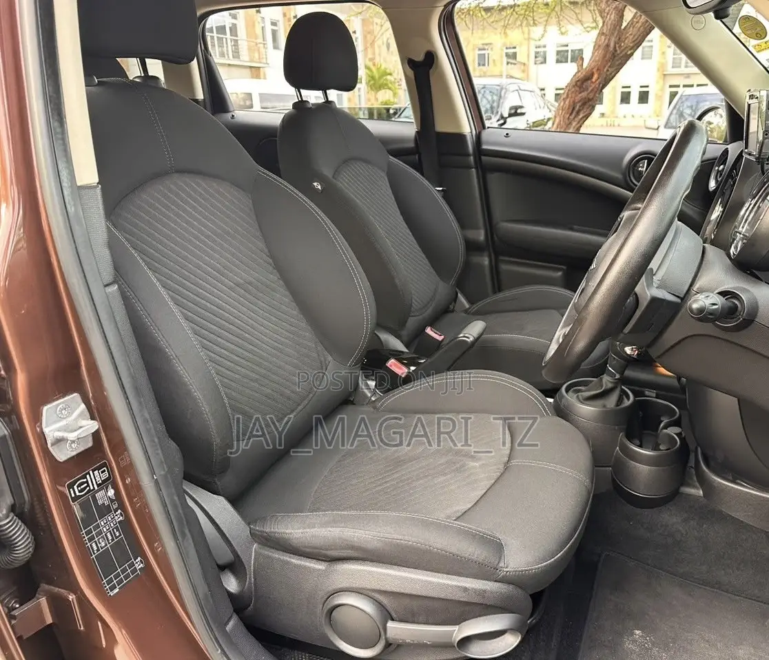 Mini Cooper 2013 Brown