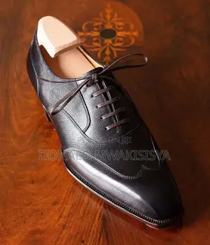 Black Wingtip Oxford - Calzoleria De Fumo