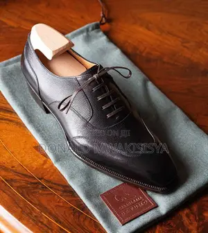 Black Wingtip Oxford - Calzoleria De Fumo