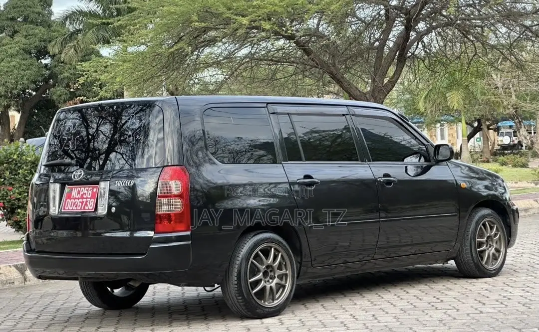 Toyota Succeed 2004 Black