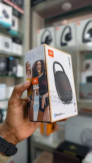 JBL Clip 5 | Ultra-Portable Waterproof Speaker