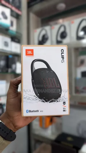 JBL Clip 5 | Ultra-Portable Waterproof Speaker