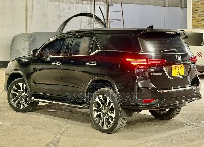 Toyota Fortuner 2.8 D AWD 2022 Matt Black