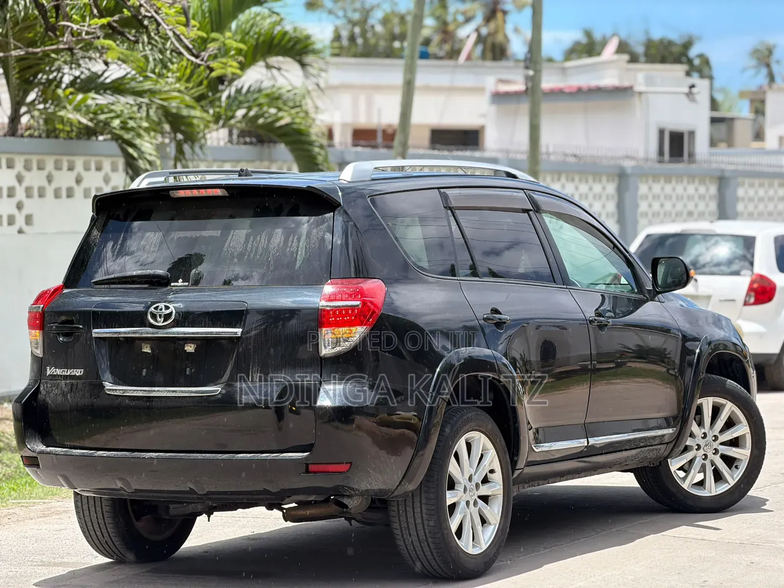 Toyota Vanguard 2012 Black