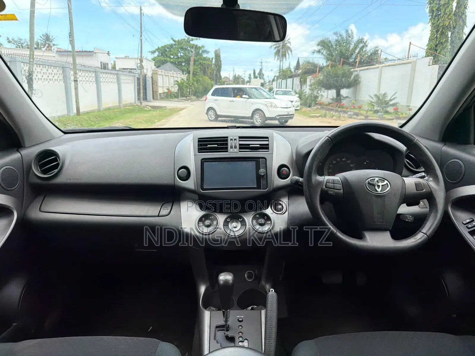 Toyota Vanguard 2012 Black