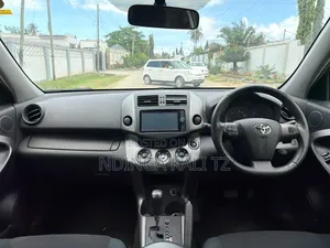 Toyota Vanguard 2012 Black