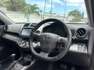 Toyota Vanguard 2012 Black