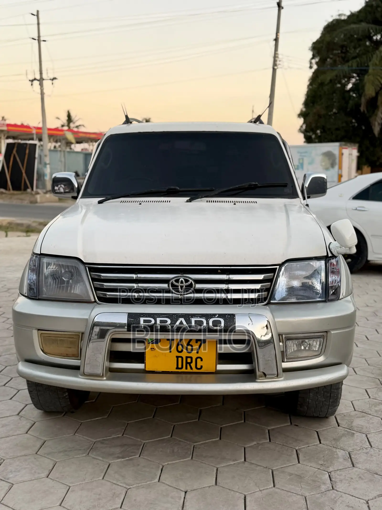 Toyota Land Cruiser Prado 2001 White