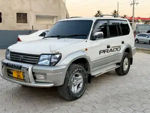 Toyota Land Cruiser Prado 2001 White