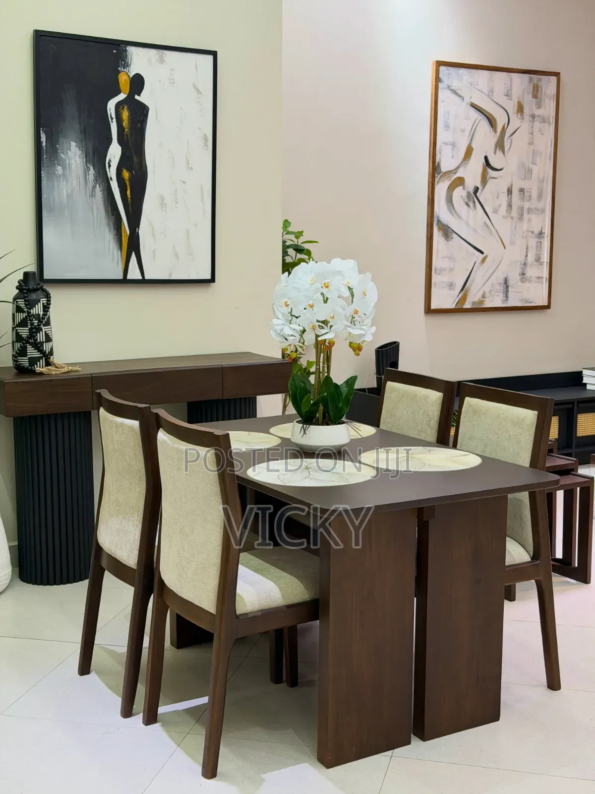 Dining Table Kwa Ya Viti Vinne Kwa 1m Tu