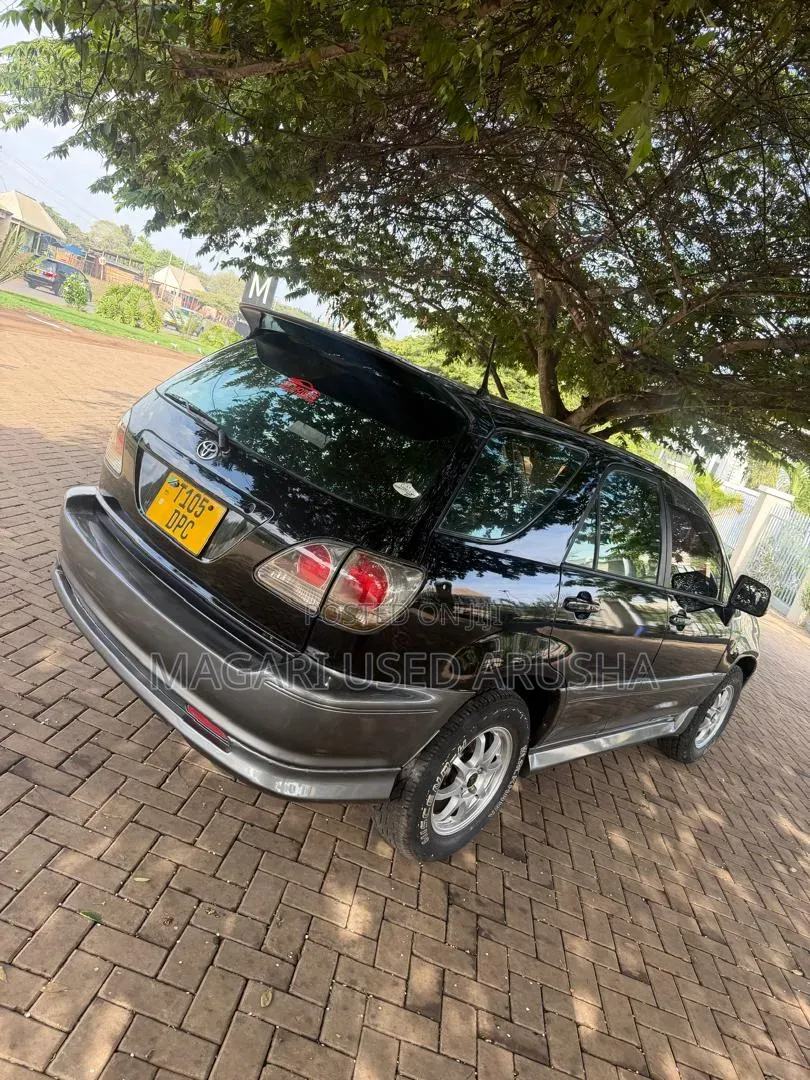 Toyota Harrier 2002 Black