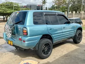Toyota RAV4 1999 Blue