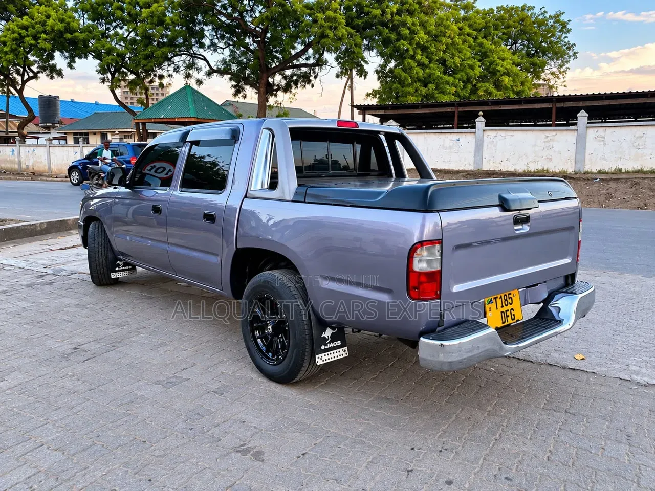 Toyota Hilux 2000 Burgundy