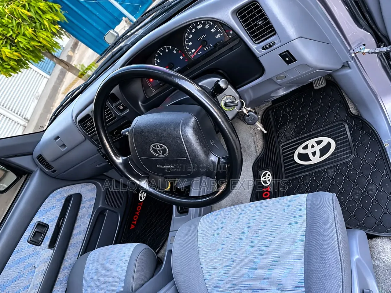 Toyota Hilux 2000 Burgundy