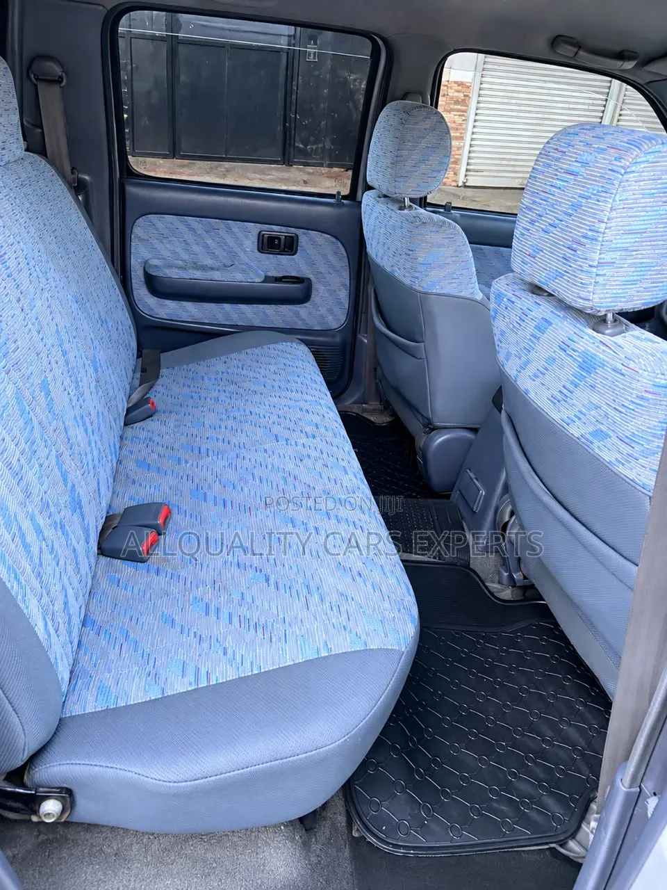 Toyota Hilux 2000 Burgundy
